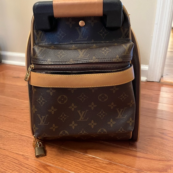 Authentic vintage Louis Vuitton rolling suitcase - Picture 4 of 16